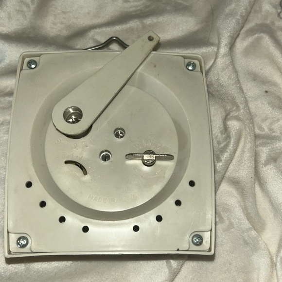 General Electric vintage chess timer. Excellent condition. Works great. Loud - Picture 2 of 4